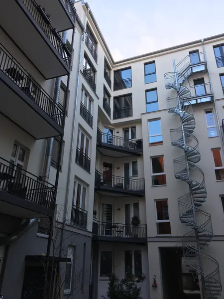 Attraktive Wohnung in bester Friedrichshainlage/Ostkreuz 27/30/33 — photo 1